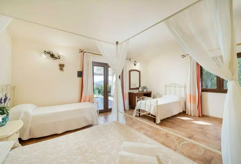 اتاق خانوادگی با چشمانداز باغ, Borgo Alba Barona Turismo Rurale
