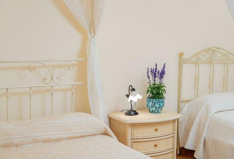 חדר משפחתי נוף לגינה, Borgo Alba Barona Turismo Rurale