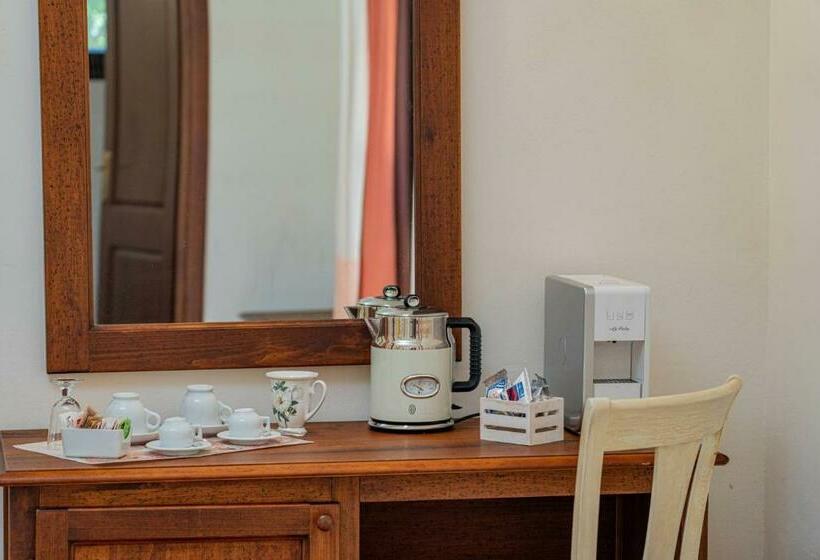 חדר משפחתי נוף לגינה, Borgo Alba Barona Turismo Rurale