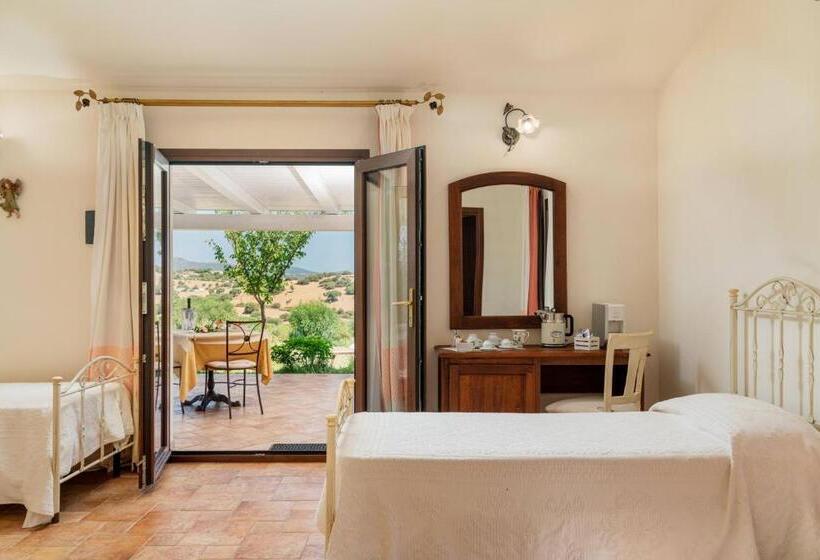 חדר משפחתי נוף לגינה, Borgo Alba Barona Turismo Rurale