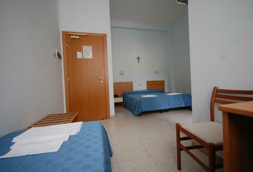 חדר סטנדרט לשלושה, Casa Religiosa Di Ospitalità Nazareno
