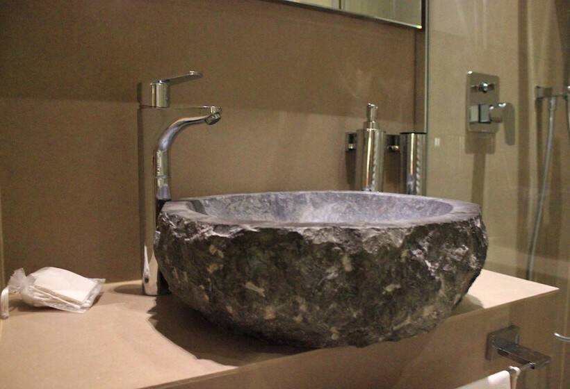 اتاق استاندارد یک نفره, Forvm Boutique