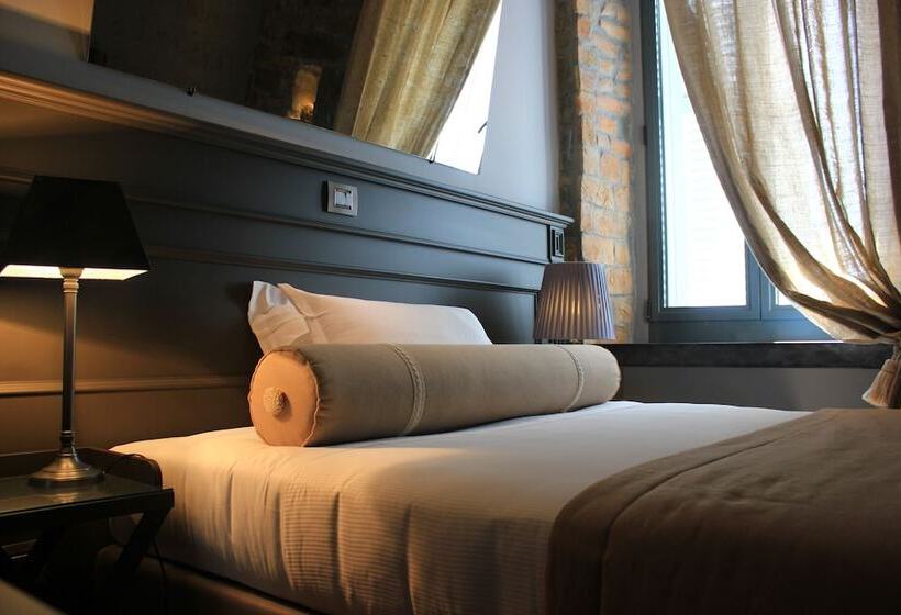 اتاق استاندارد یک نفره, Forvm Boutique