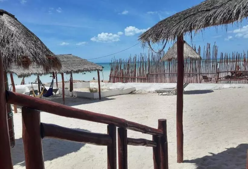 キングサイズベッドのスタンダードルーム, Golden Paradise Beach