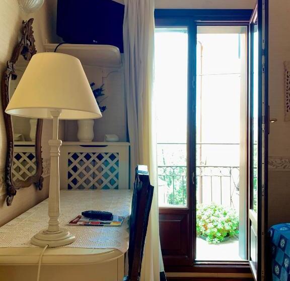 اتاق استاندارد یک نفره, La Calcina