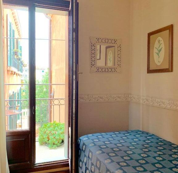 اتاق استاندارد یک نفره, La Calcina