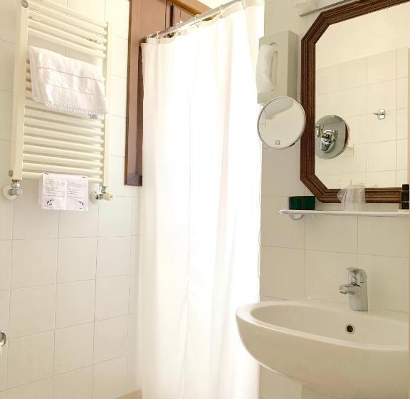 اتاق استاندارد یک تخته با چشم‌انداز, La Calcina