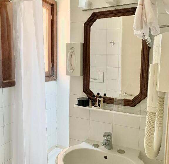 اتاق استاندارد یک تخته با چشم‌انداز, La Calcina