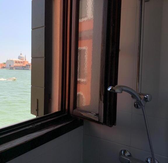 اتاق استاندارد یک تخته با چشم‌انداز, La Calcina