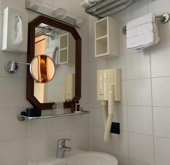 اتاق استاندارد یک تخته با چشم‌انداز, La Calcina