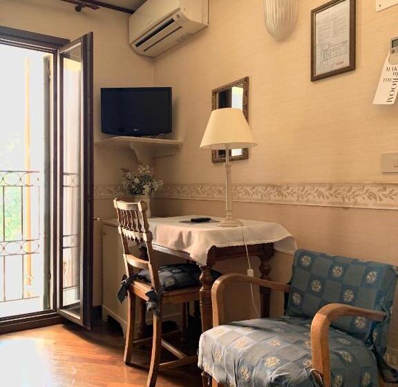 اتاق استاندارد یک نفره, La Calcina