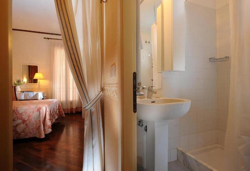 اتاق استاندارد یک نفره, La Calcina