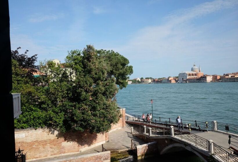 اتاق استاندارد یک تخته با چشم‌انداز, La Calcina