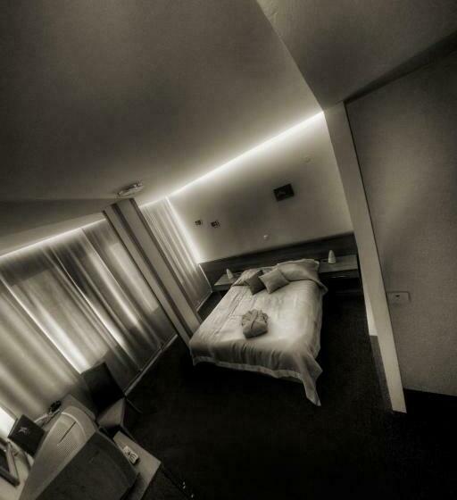 スタンダードシングルルーム, Lav