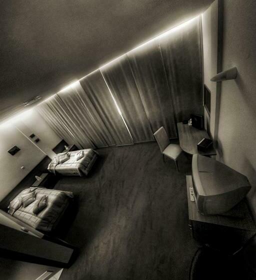 スタンダードルーム, Lav