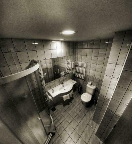 スタンダードシングルルーム, Lav