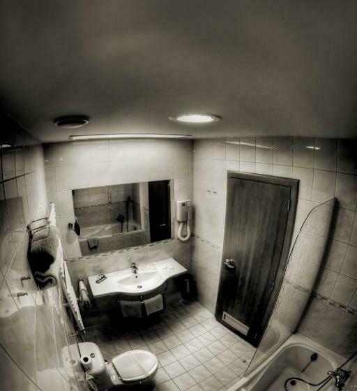 スタンダードシングルルーム, Lav