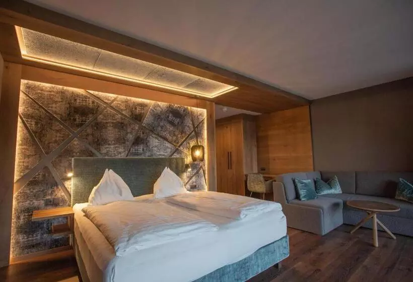 デラックスジュニアスイート, Molaris Lodge