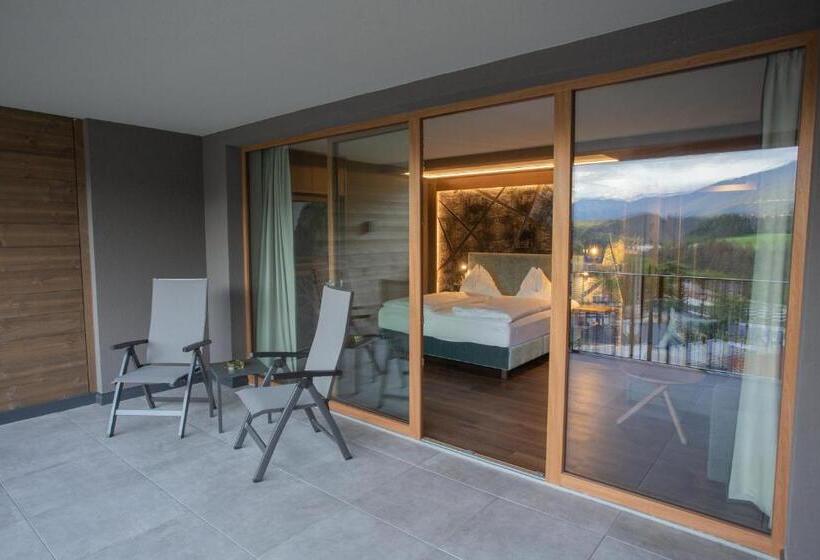 סוויטת ג'וניור דלוקס, Molaris Lodge