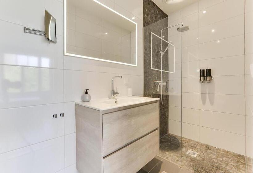 Студия Стандарт, Oranjestaete