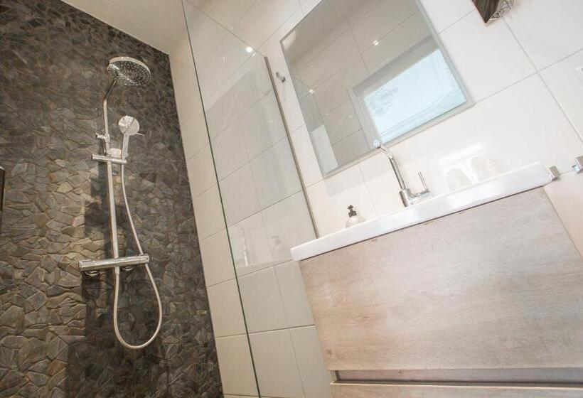 标准工作室, Oranjestaete