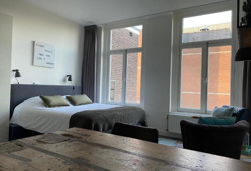 Студия Стандарт, Oranjestaete