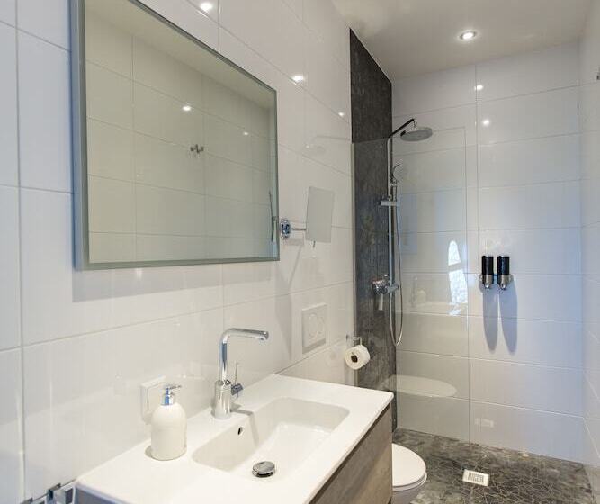 Студия Стандарт, Oranjestaete