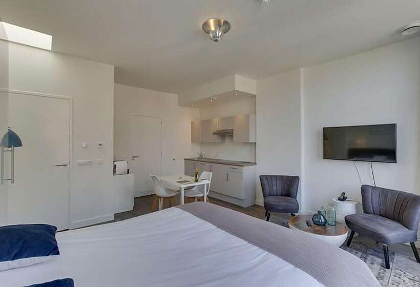 Студия Стандарт, Oranjestaete