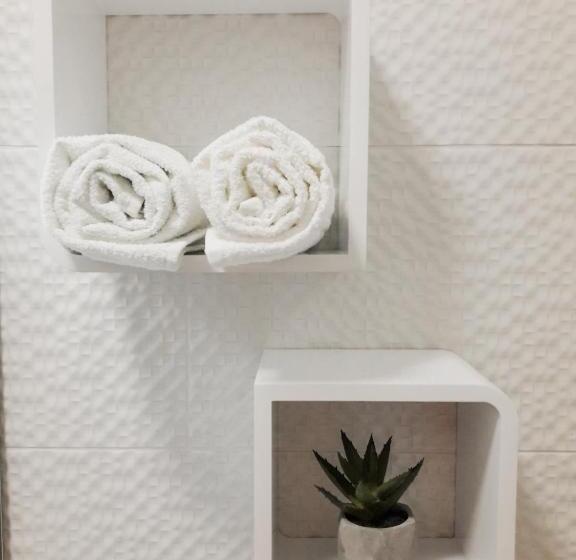 חדר סטנדרט לשלושה, Orion