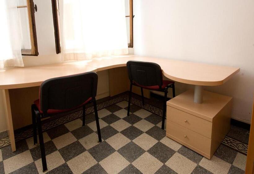 اتاق استاندارد با تختخواب دوطبقه و حمام مشترک, Ostello Domus Civica