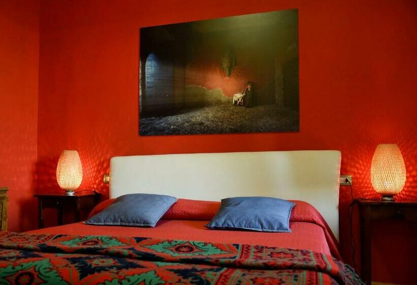 اتاق سوپریور, Podere Montecorno