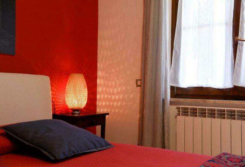 اتاق سوپریور, Podere Montecorno