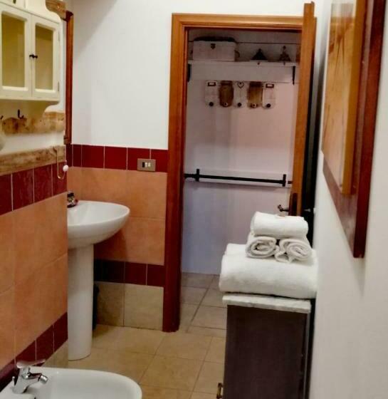 اتاق سوپریور, Podere Montecorno