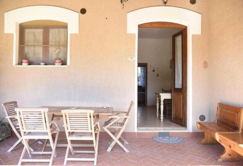 آپارتمان 1 خوابه, Podere Montecorno