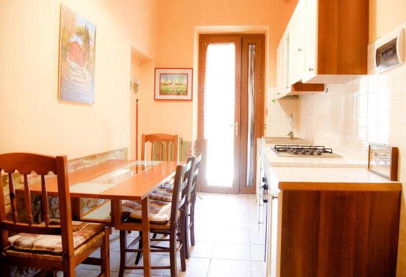 آپارتمان 1 خوابه, Podere Montecorno