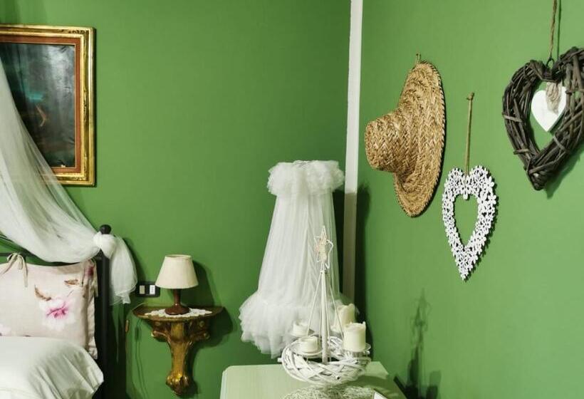 اتاق سوپریور, Podere Montecorno