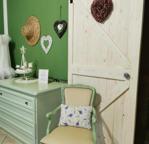 اتاق سوپریور, Podere Montecorno