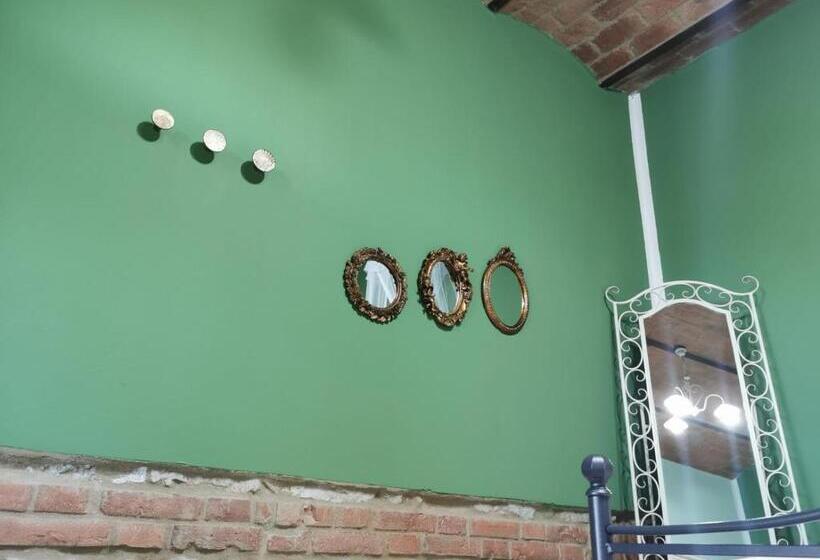 اتاق سوپریور, Podere Montecorno