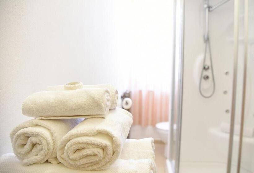 اتاق استاندارد, Podere Montecorno