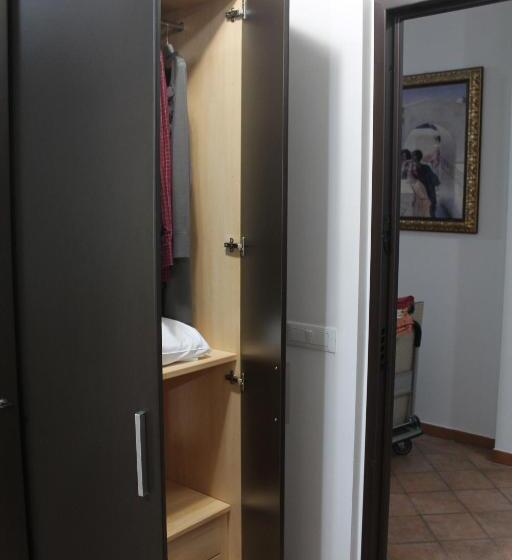 غرفة إقتصادية, Residence Sol Levante