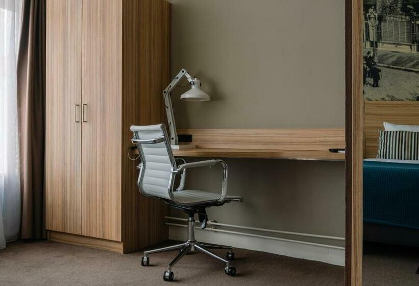 غرفة قياسية ثلاثية, Stadshotel De Klok