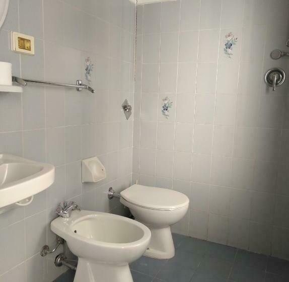 スタンダードトリプルルーム, Suisse