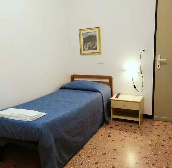 اتاق استاندارد یک نفره, Suisse