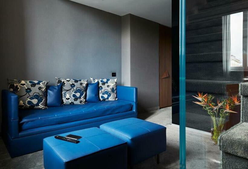 Junior Suite con Idromassaggio, The Building