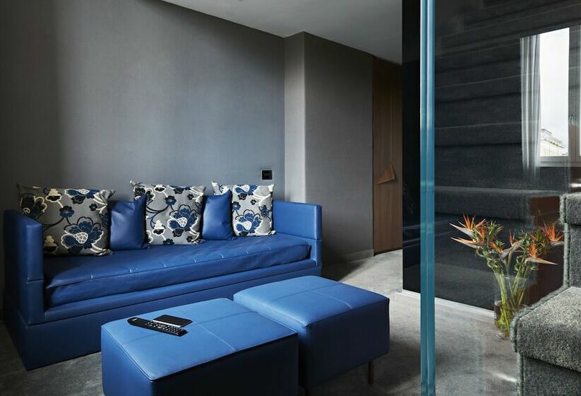 Junior Suite con Idromassaggio, The Building