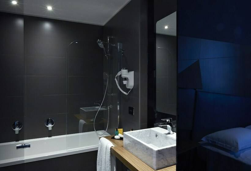 Junior Suite con Idromassaggio, The Building