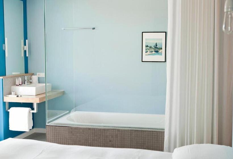 バルコニー付きデラックスルーム, Vesper