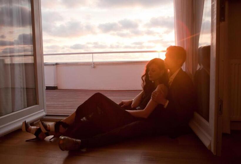 テラス付スイート, Vesper