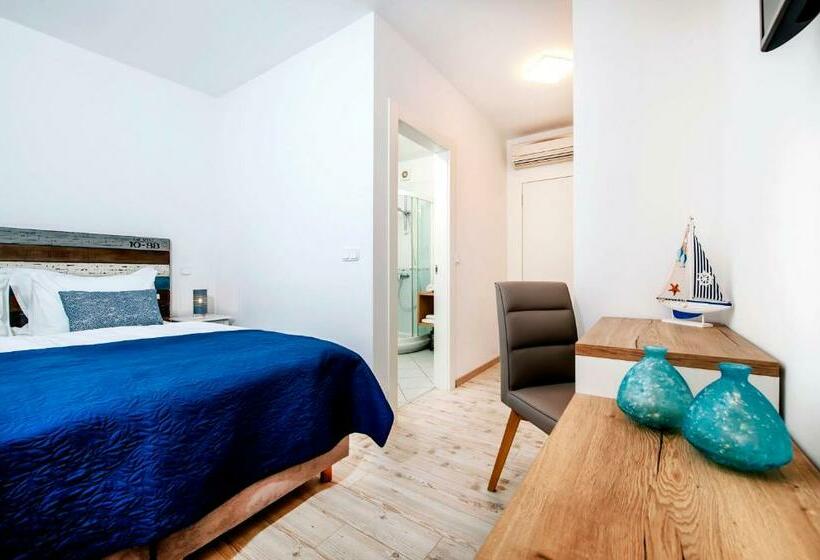 Студио Стандарт с Балконом, Villa Marea