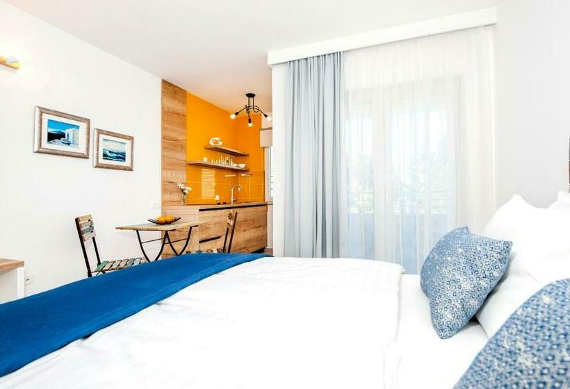 Студио Стандарт с Балконом, Villa Marea